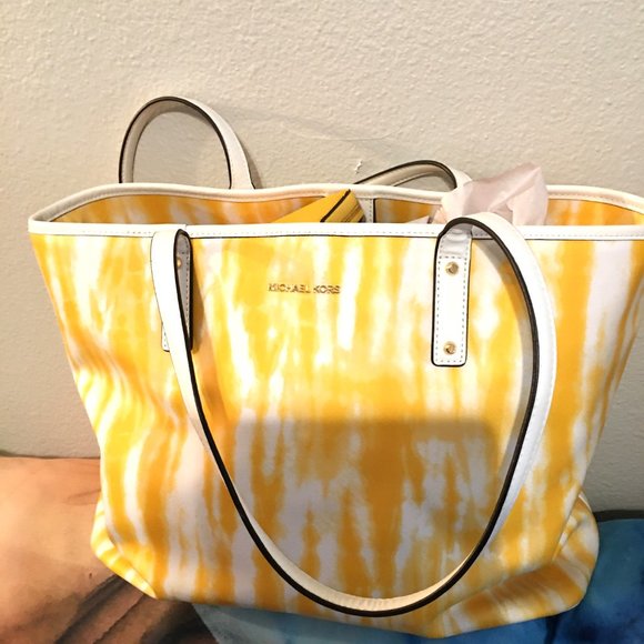 Michael Kors Yellow Buttercup Jet Set Tote Bag - Picture 1 of 6